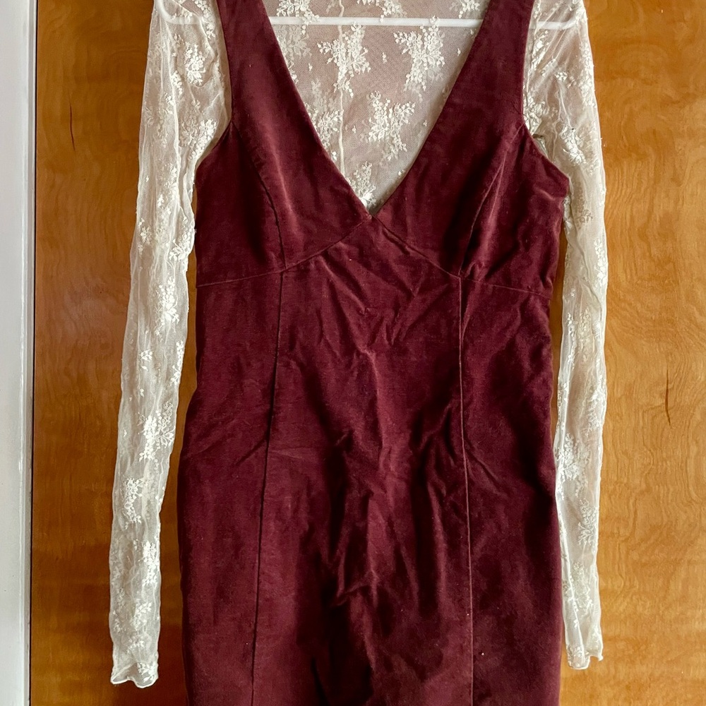 Elegant Burgundy Lace Sleeve Dress
